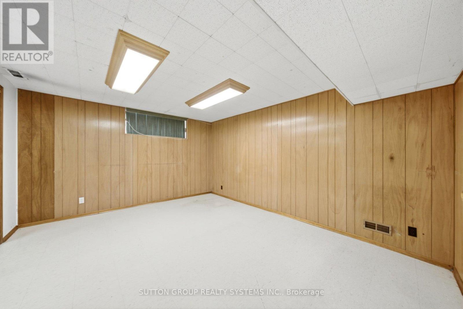 2870 WESTON ROAD - 25