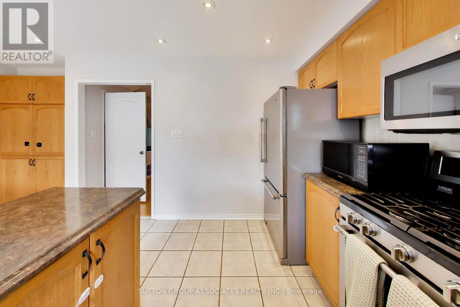 6321 AMBER GLEN DRIVE - 11