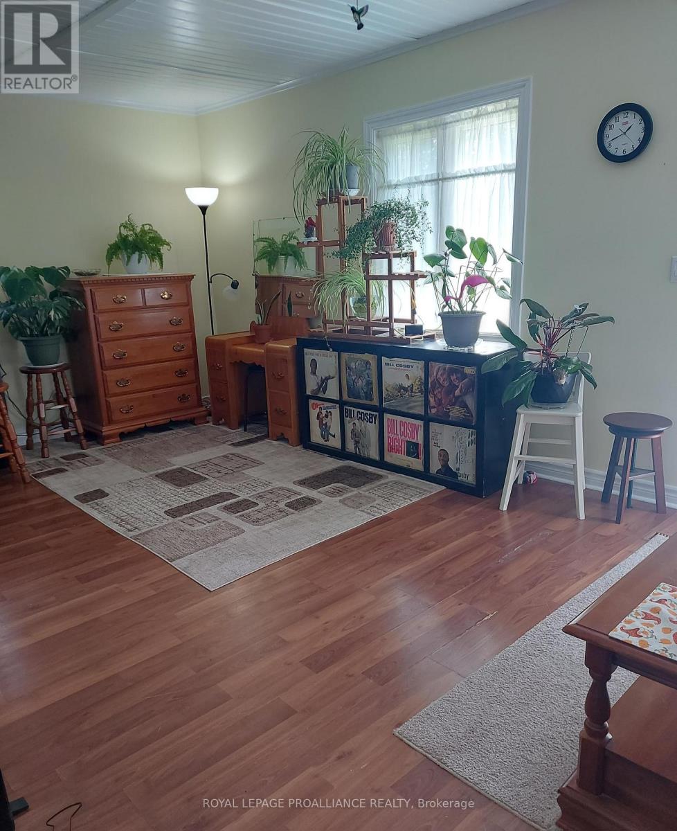 739 EDWARD STREET - 13