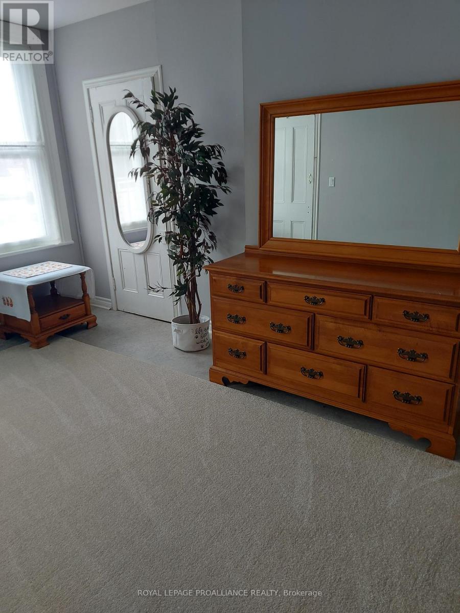 739 EDWARD STREET - 21