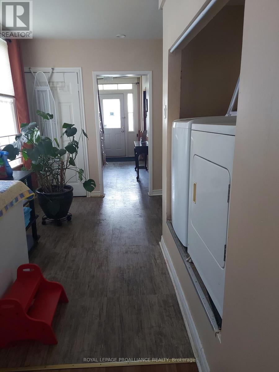 739 EDWARD STREET - 18