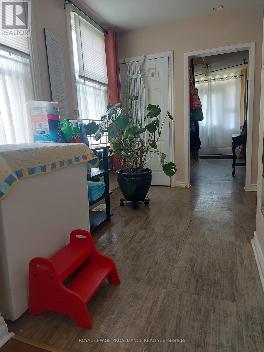 739 EDWARD STREET - 16