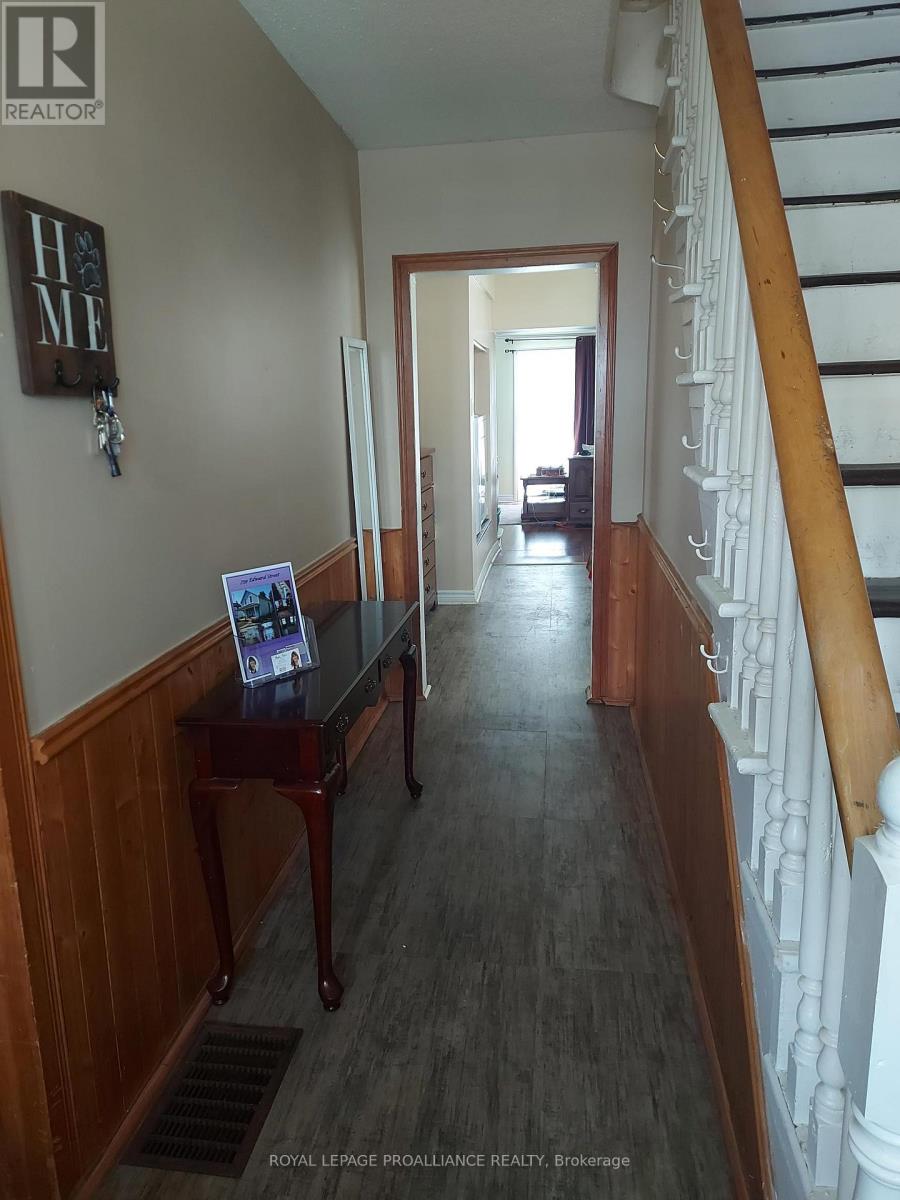 739 EDWARD STREET - 6