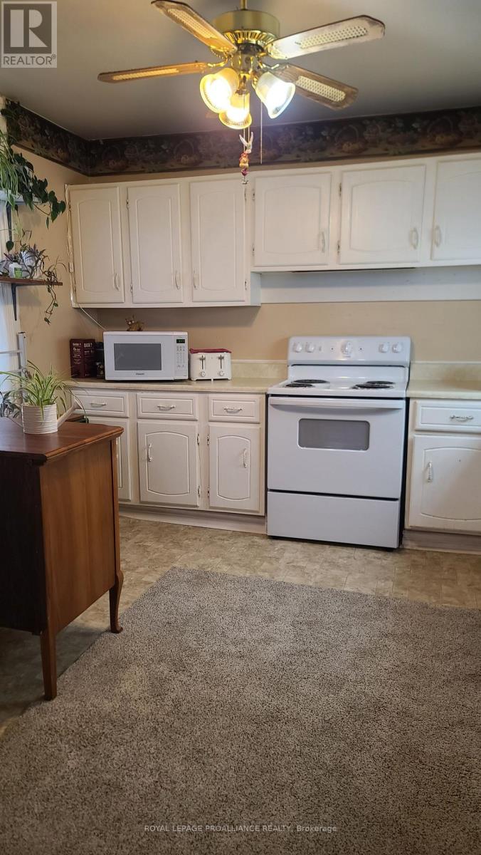 739 EDWARD STREET - 8