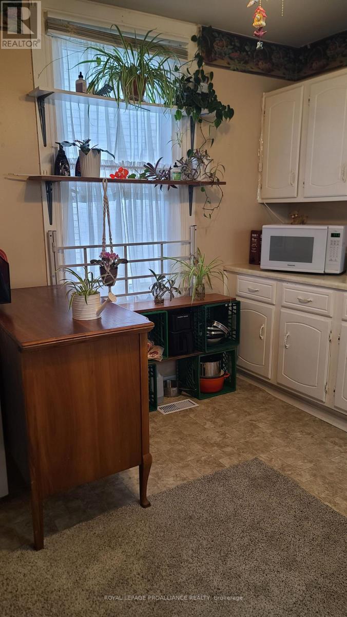 739 EDWARD STREET - 9