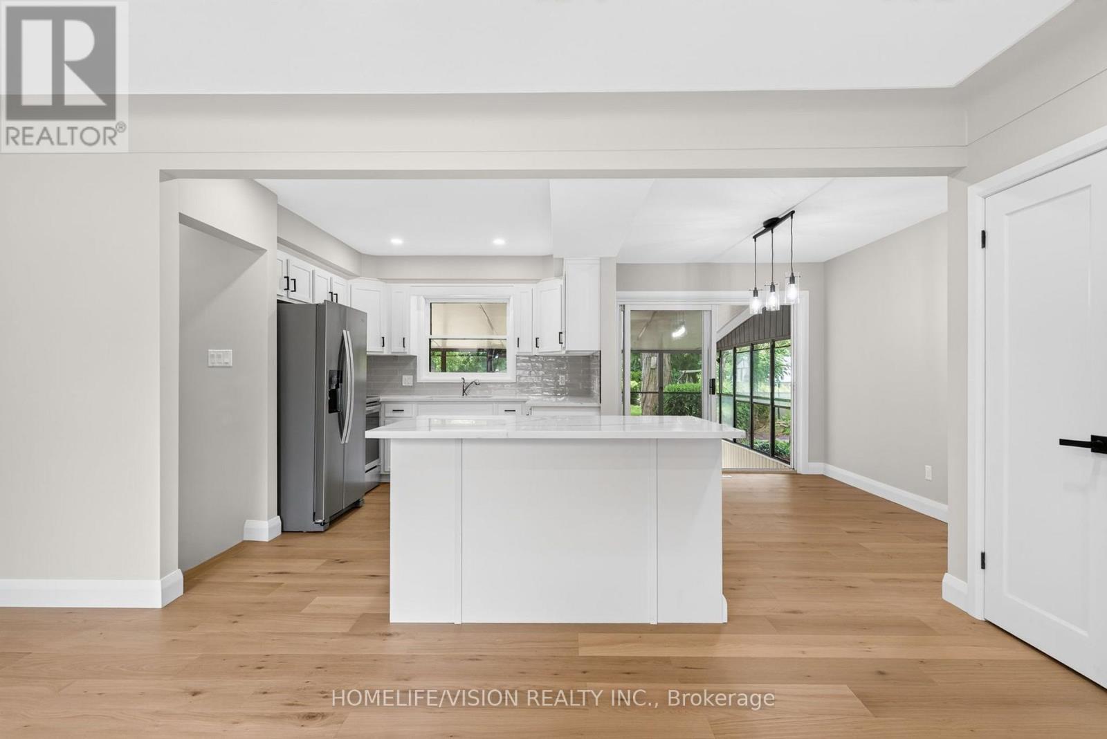 377 GRIFFITH STREET - 10