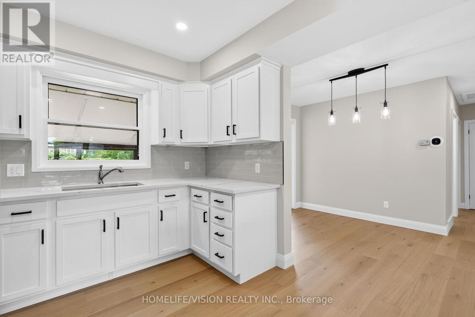 377 GRIFFITH STREET - 18