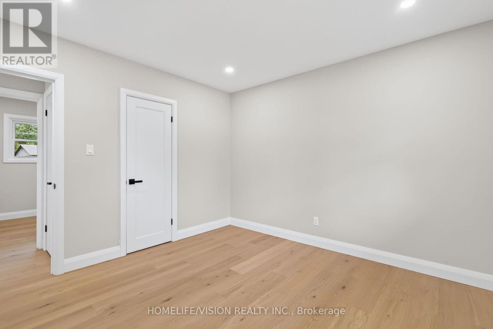 377 GRIFFITH STREET - 21