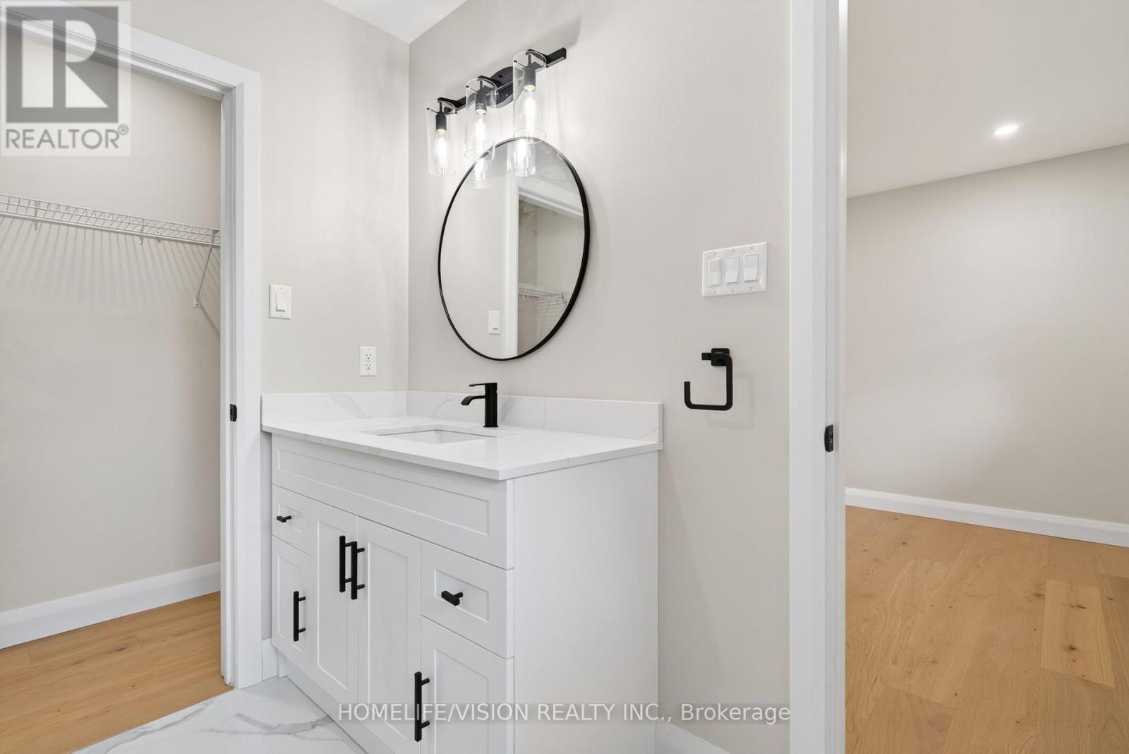 377 GRIFFITH STREET - 24