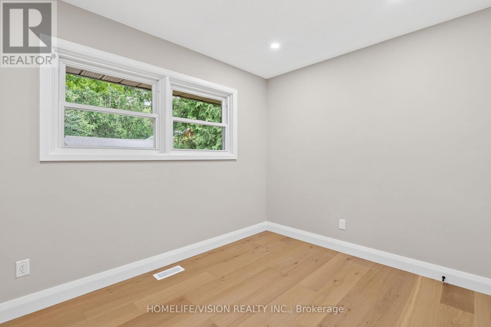 377 GRIFFITH STREET - 25