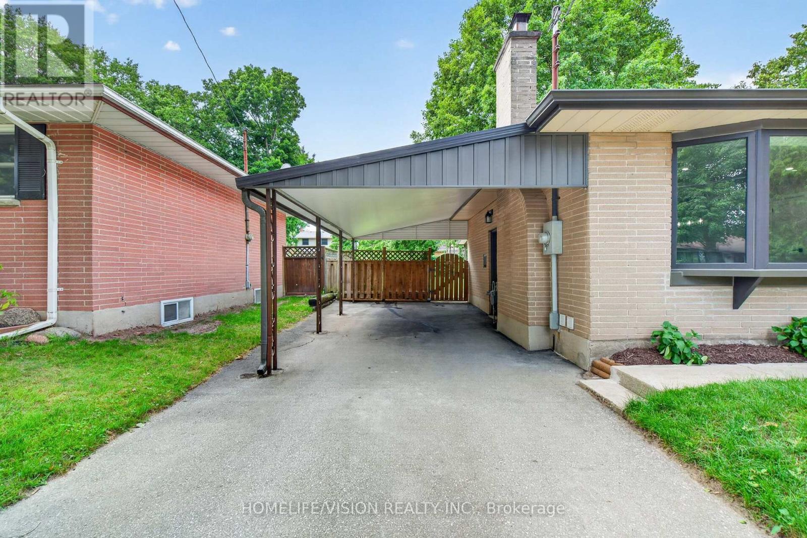 377 GRIFFITH STREET - 3