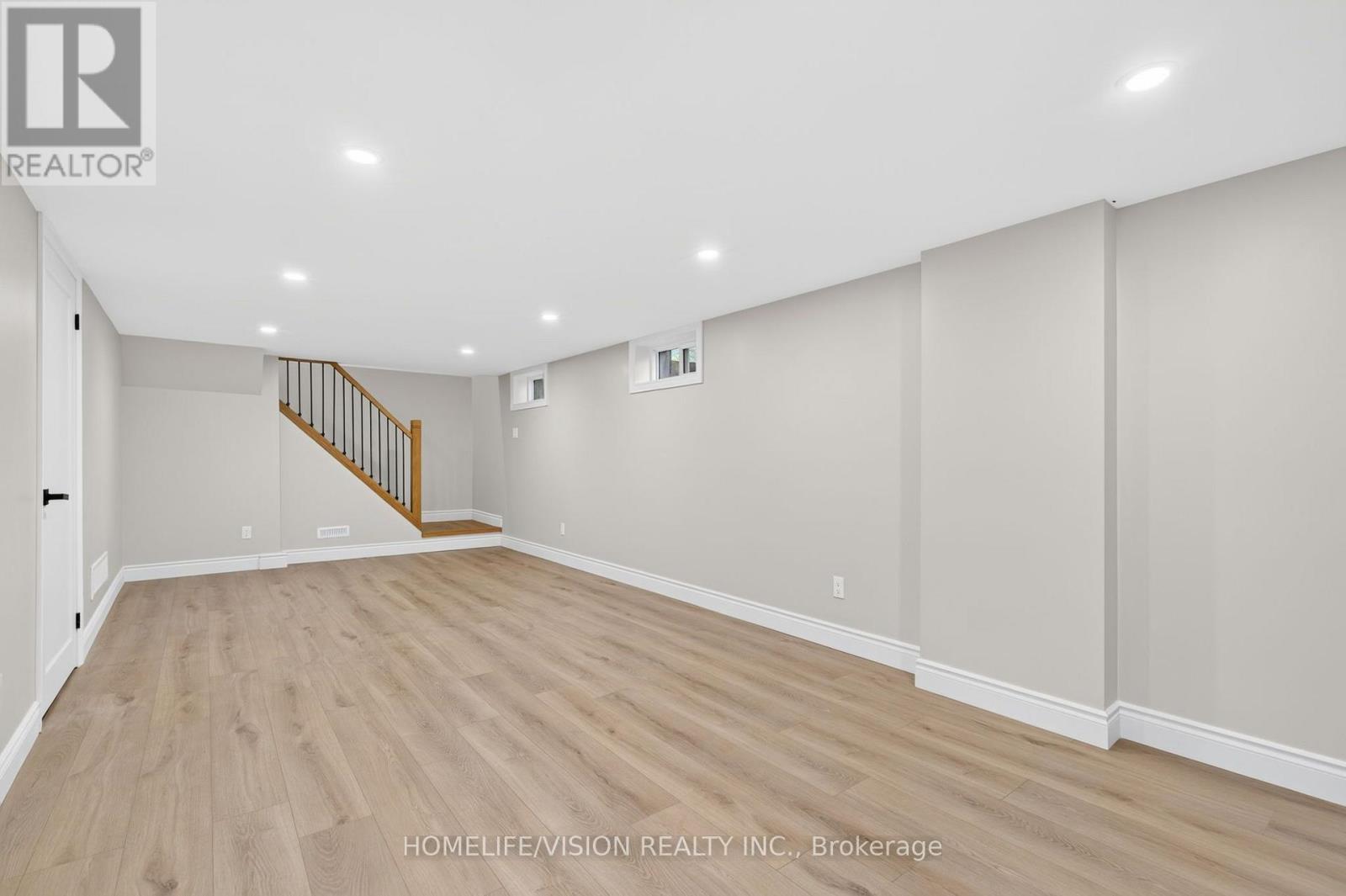 377 GRIFFITH STREET - 32
