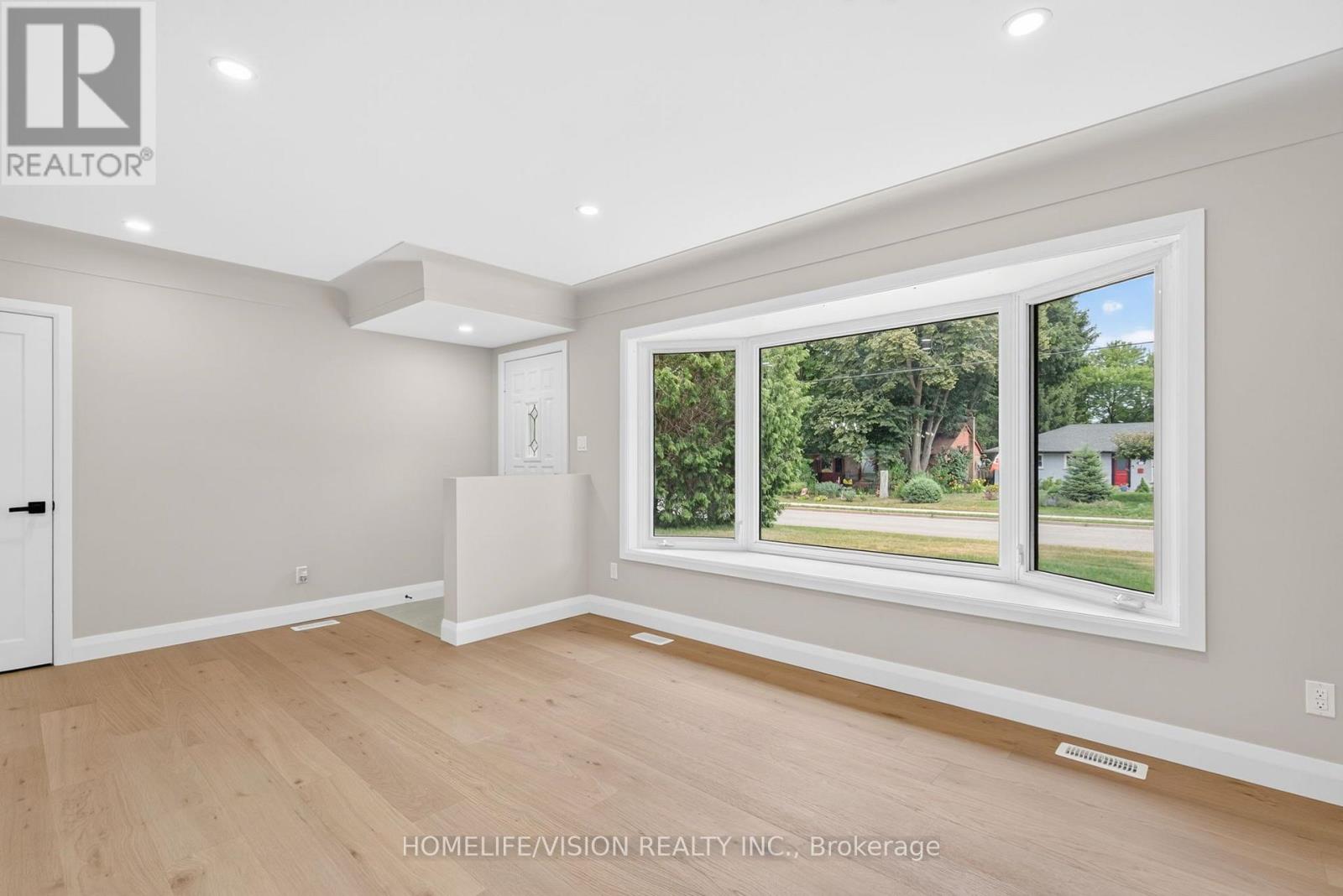 377 GRIFFITH STREET - 8