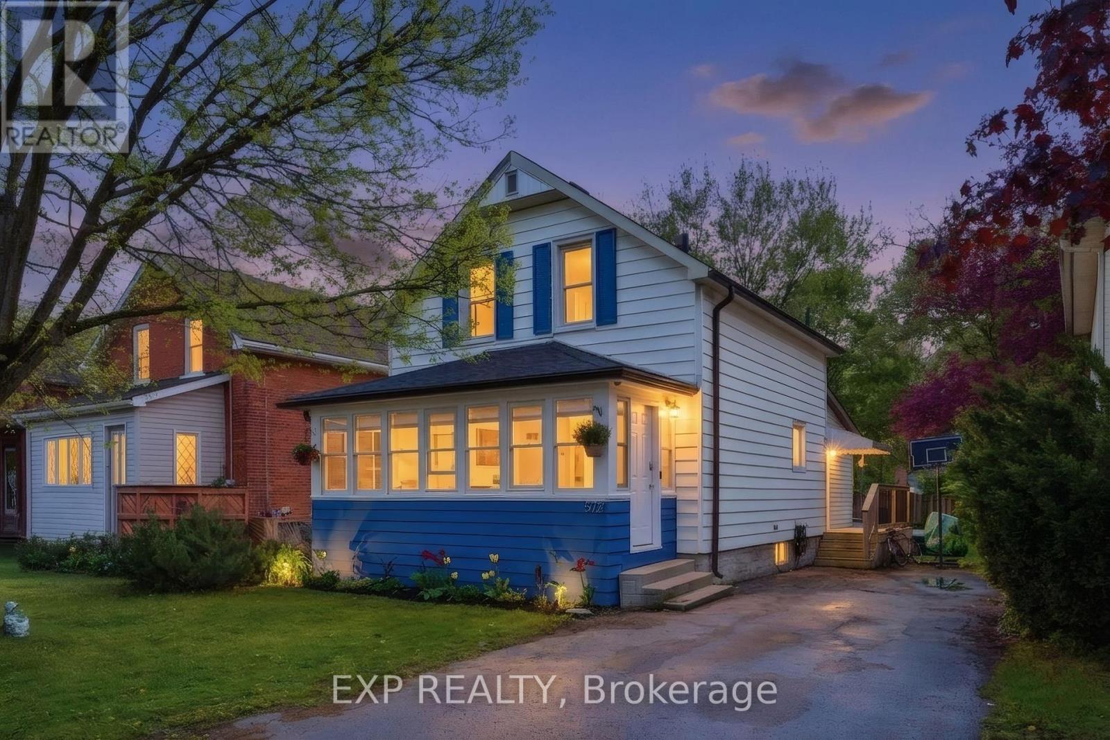 572 DOWNIE STREET - 1