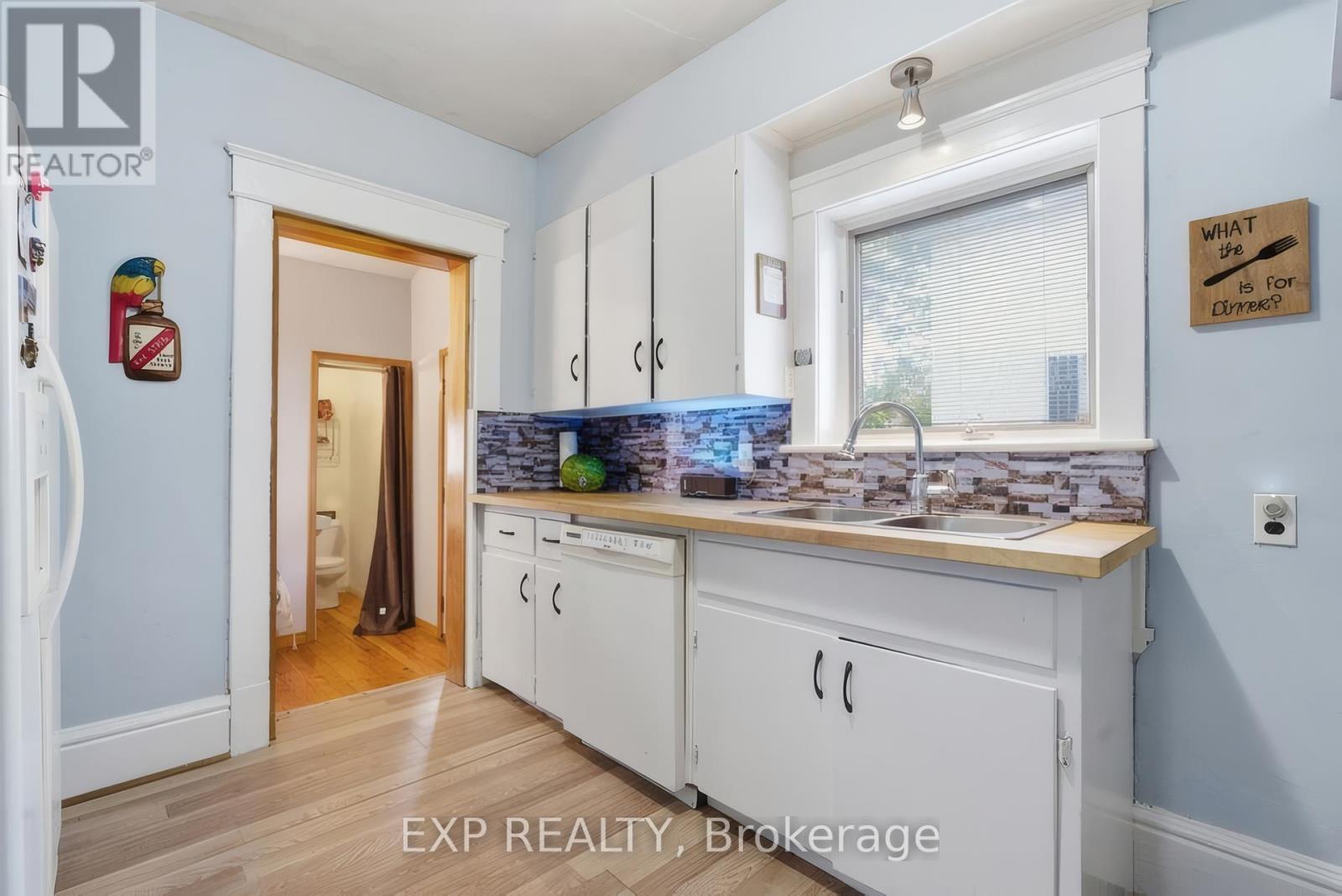 572 DOWNIE STREET - 15