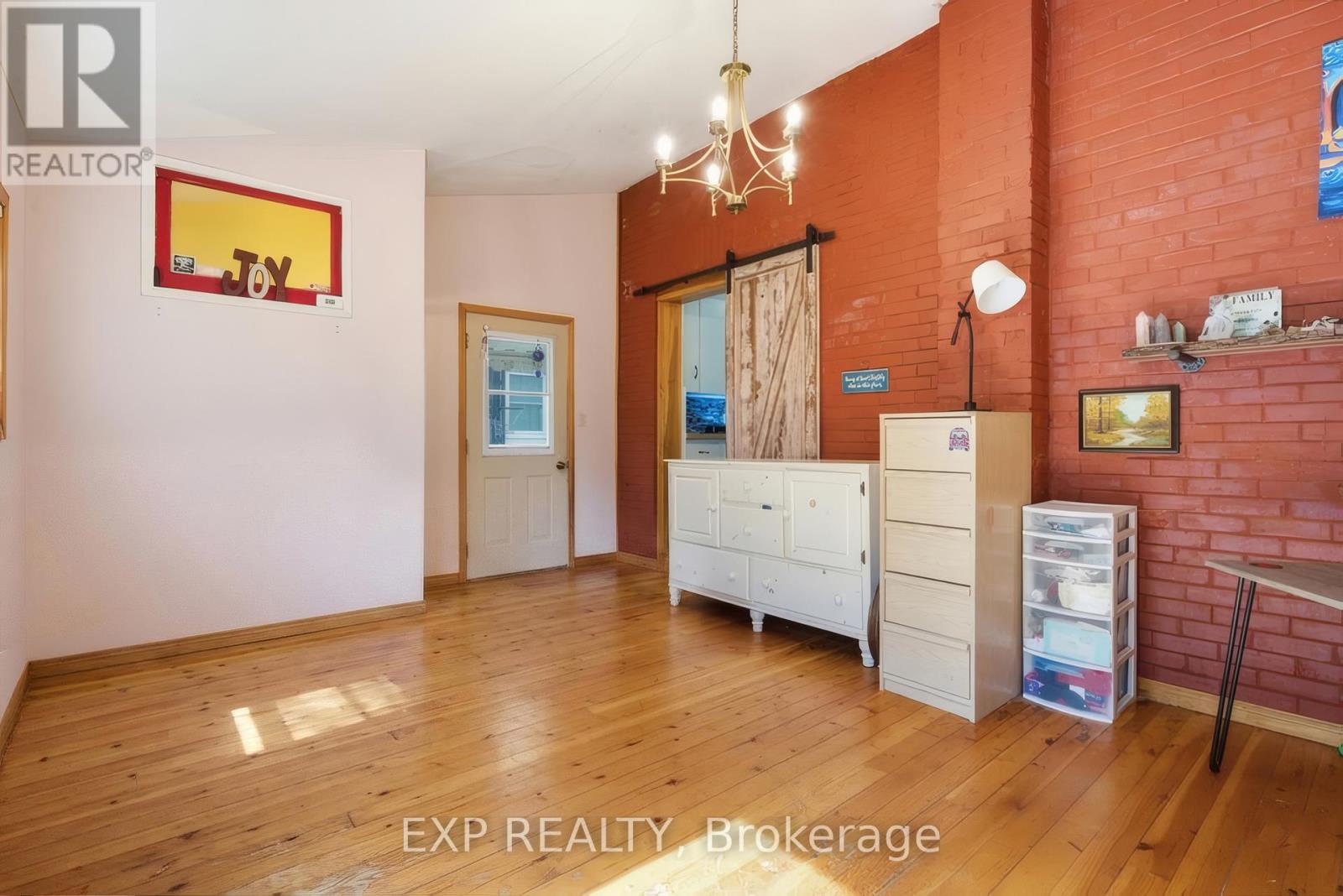 572 DOWNIE STREET - 22