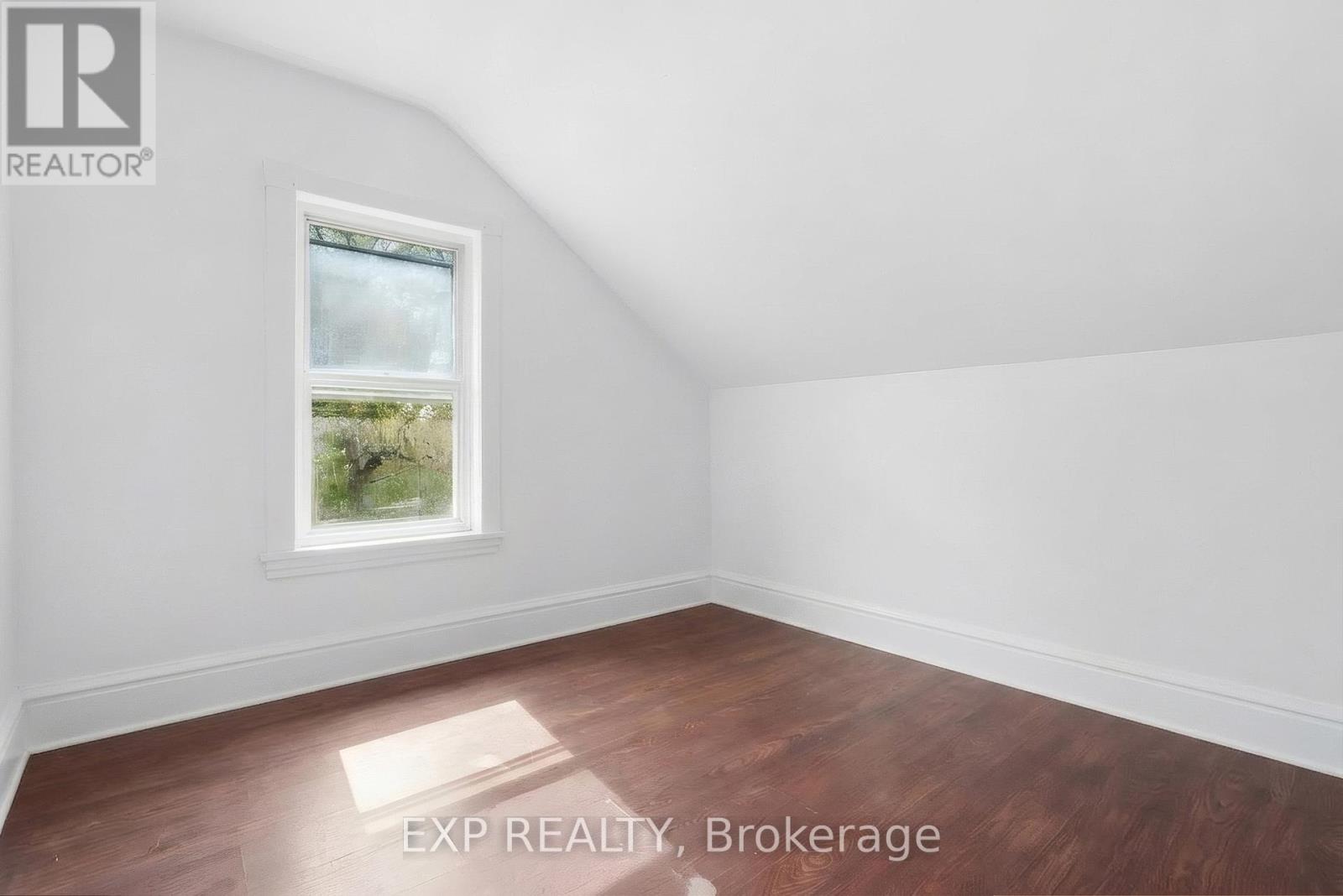 572 DOWNIE STREET - 28