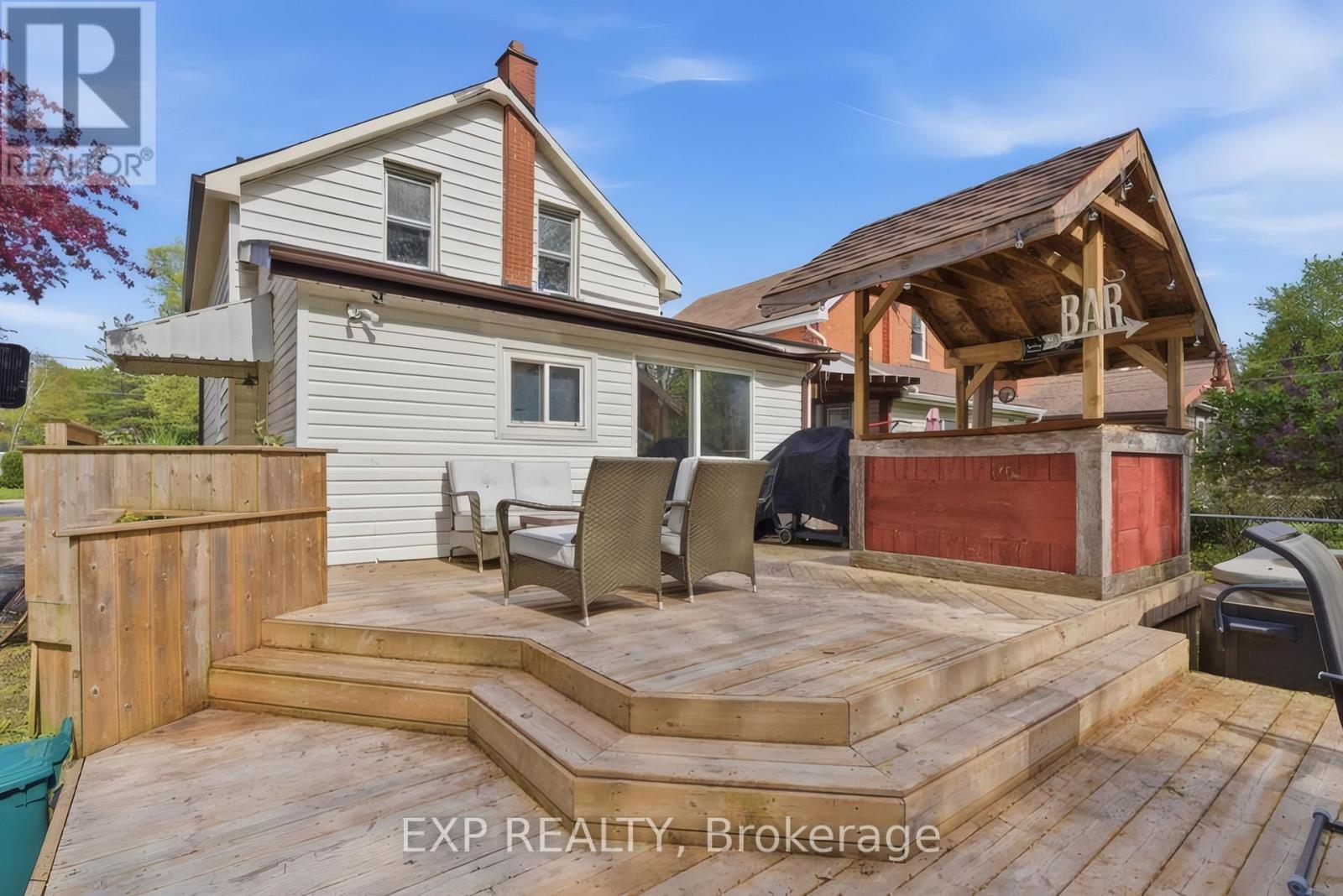 572 DOWNIE STREET - 35