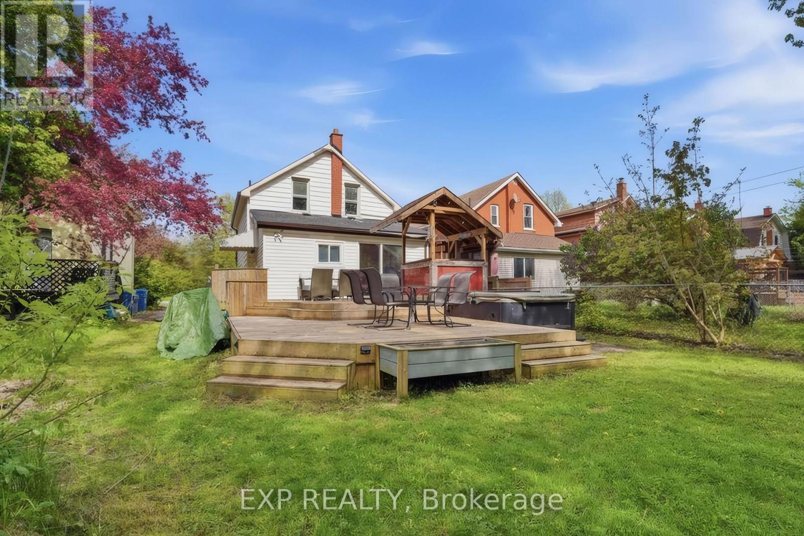 572 DOWNIE STREET - 38