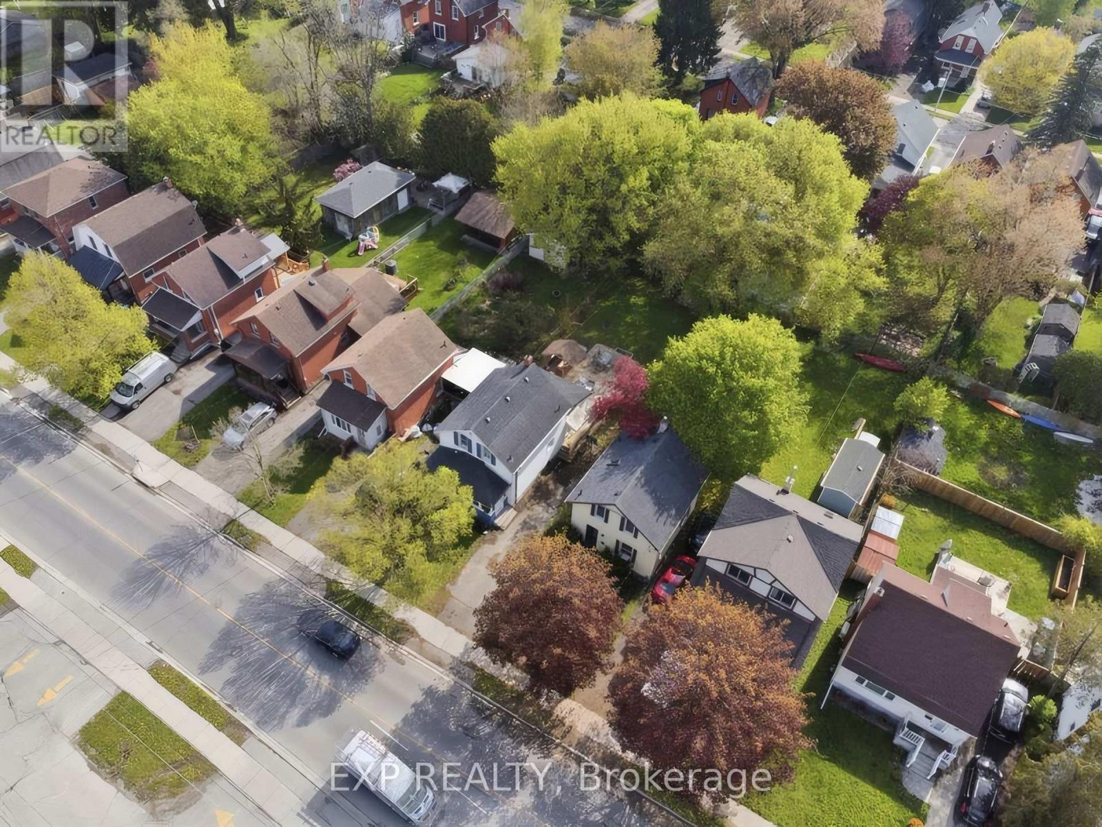 572 DOWNIE STREET - 43