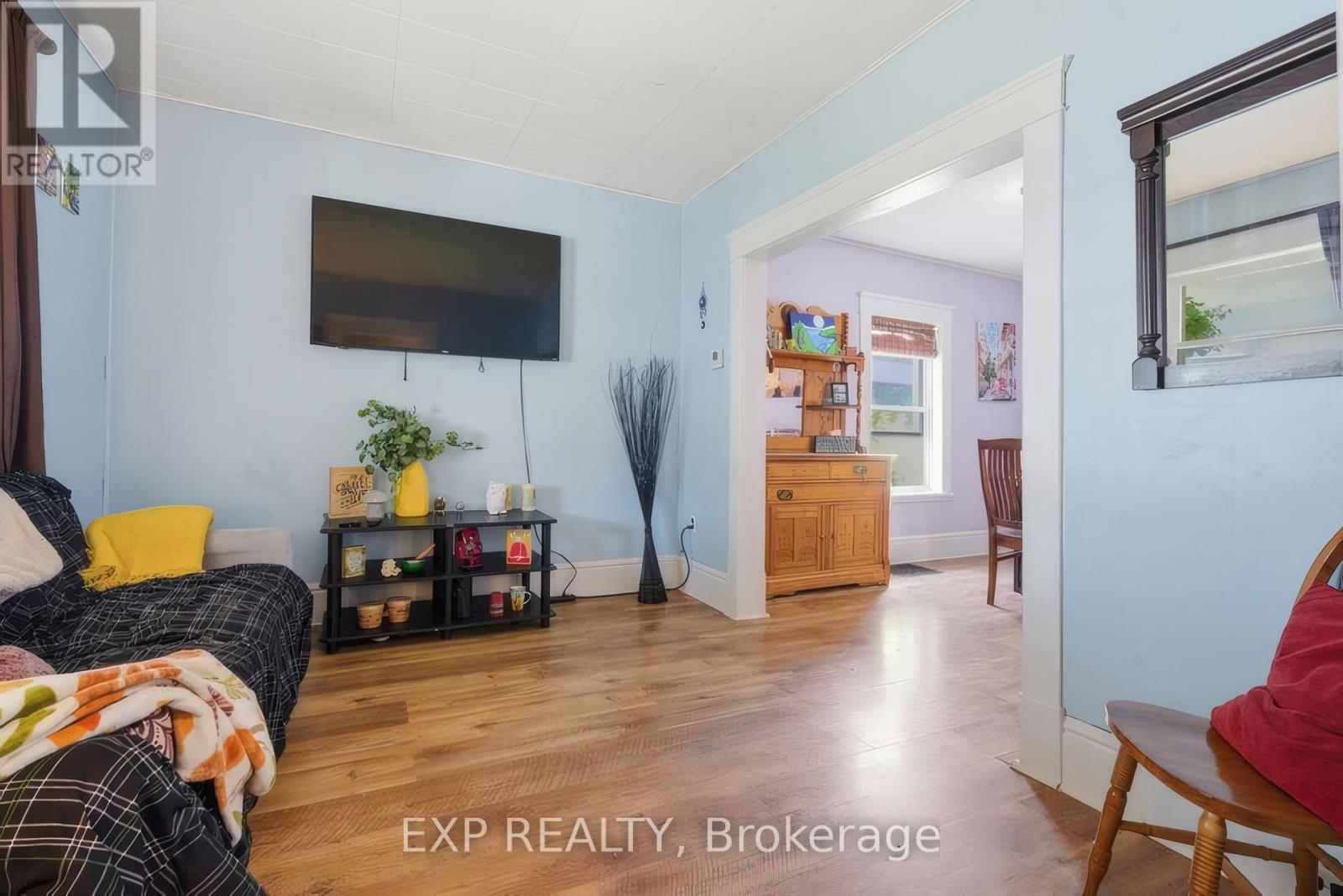 572 DOWNIE STREET - 8
