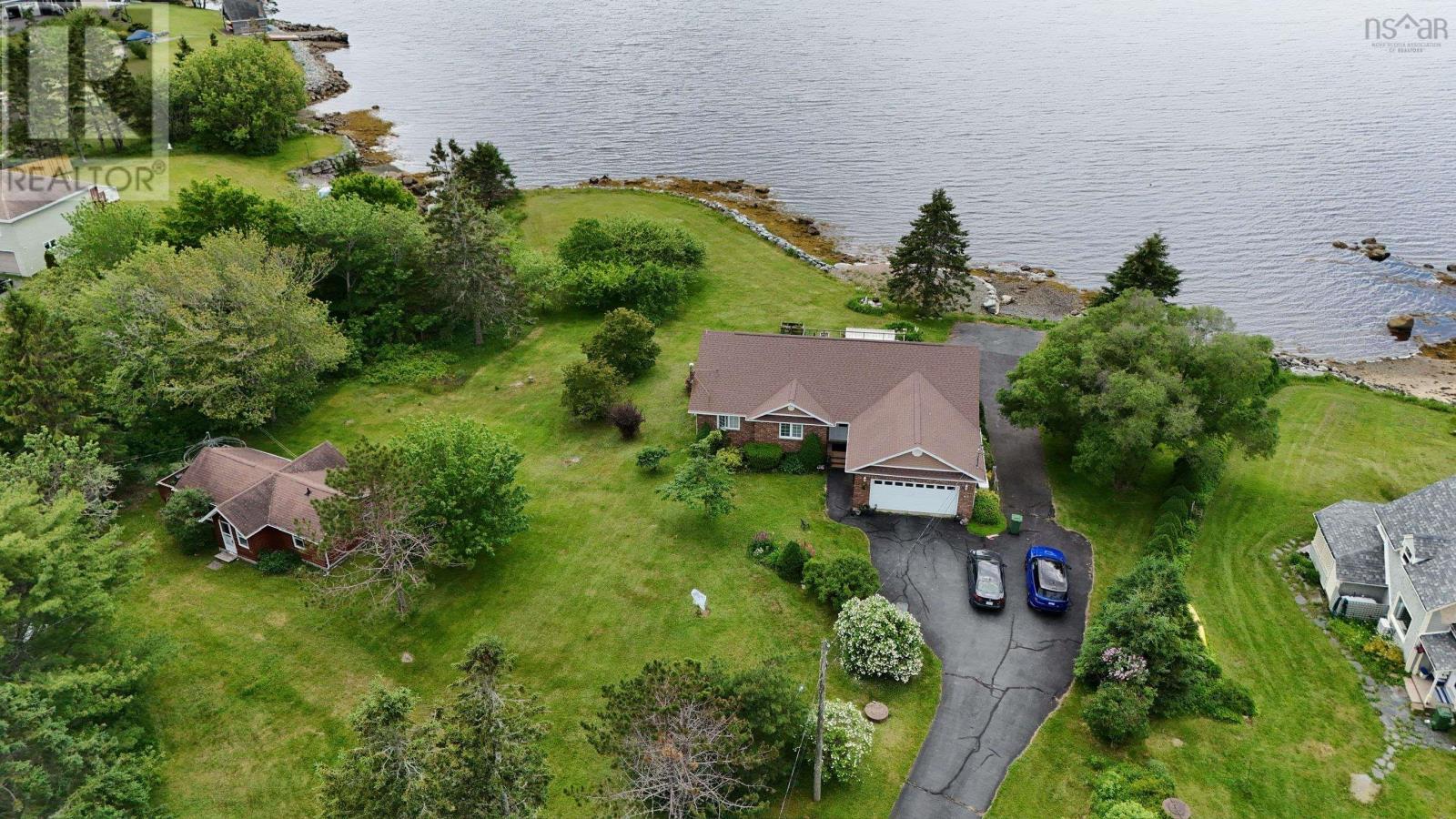 228 Ostrea Lake Road - 31