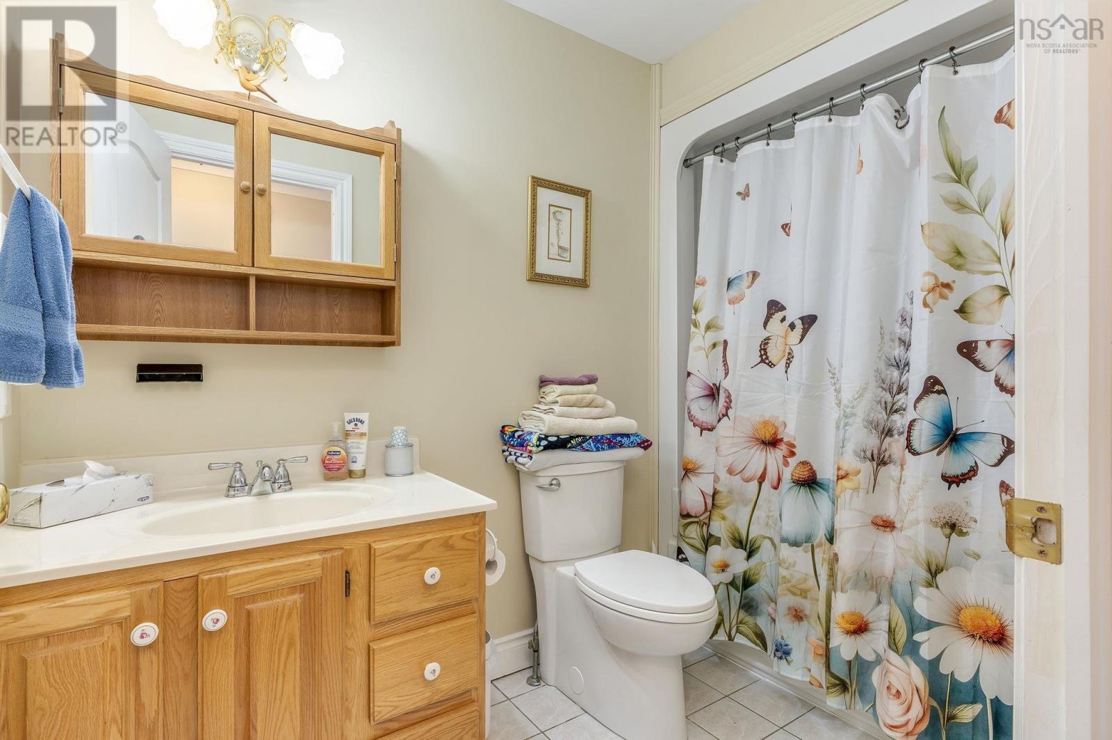 228 Ostrea Lake Road - 8