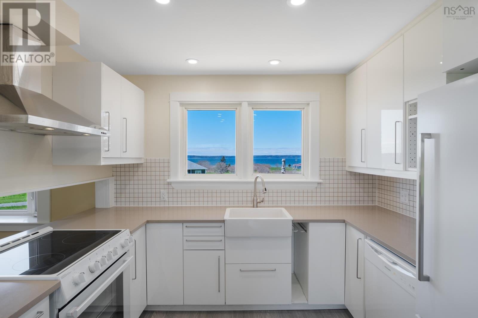 3367 Highway 1 - 16