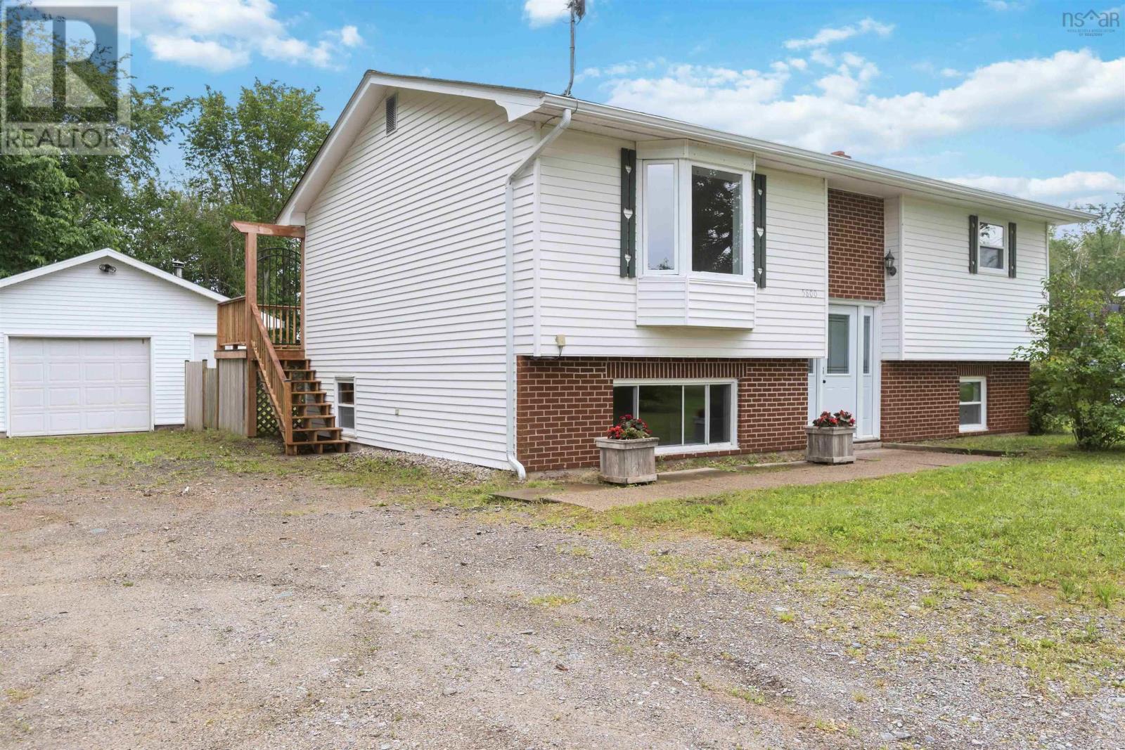 #5800 Highway 221 - 19