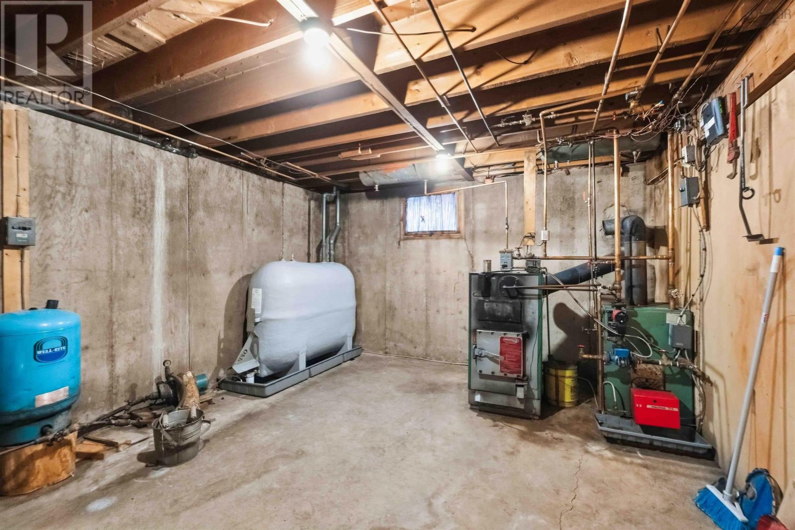 Property 35 of 44 of 1004 Lydiard Rd