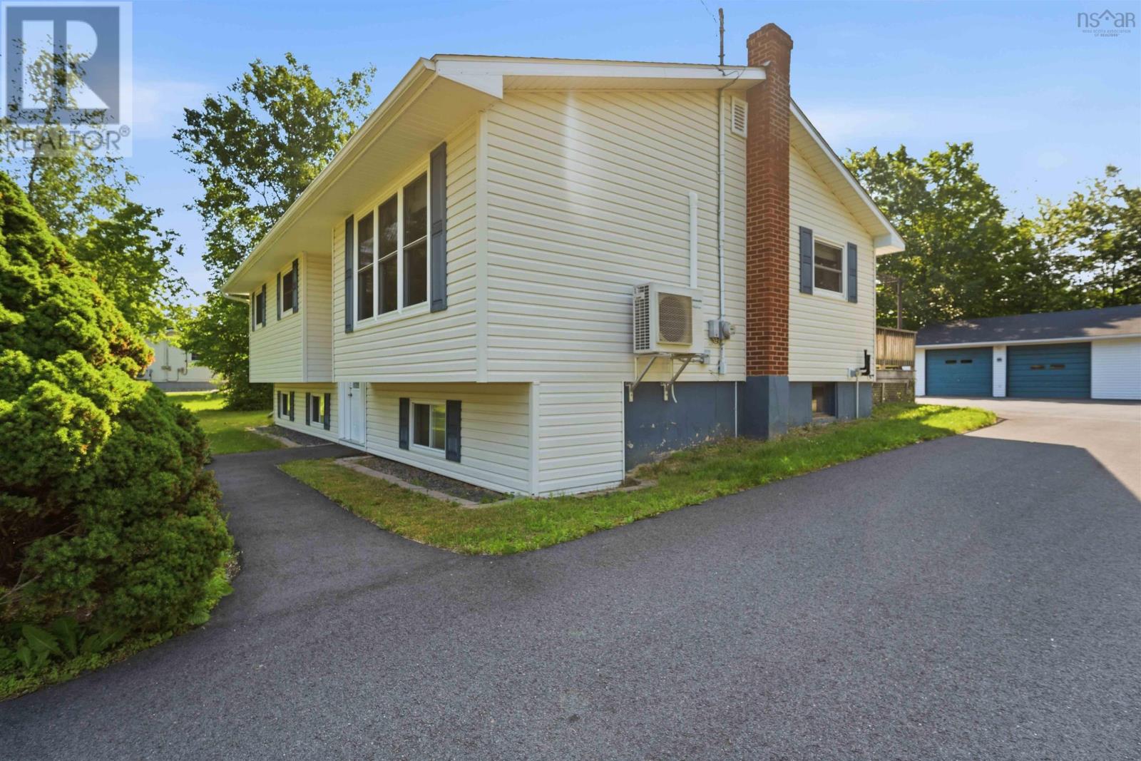 Property 44 of 44 of 1004 Lydiard Rd