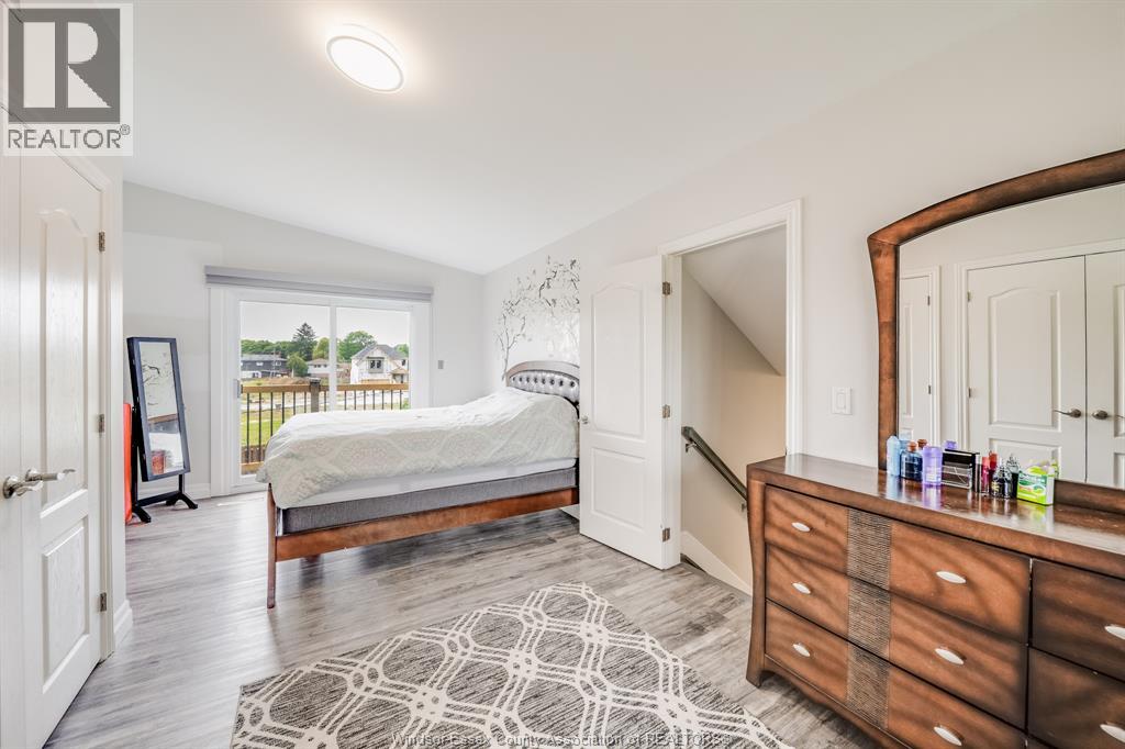 2405 ROXBOROUGH BOULEVARD - 29