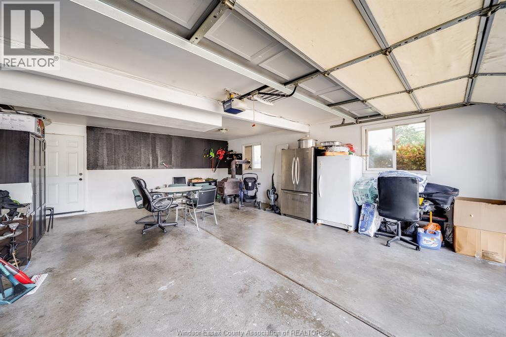 2405 ROXBOROUGH BOULEVARD - 50