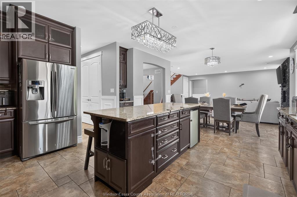 1092 REGENCY CRESCENT - 14