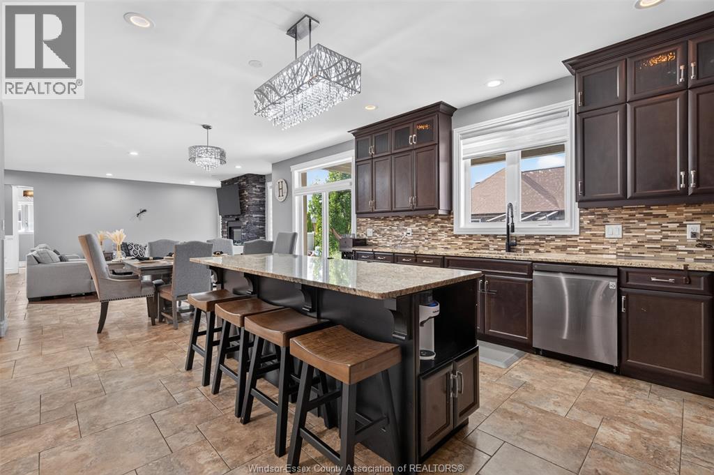 1092 REGENCY CRESCENT - 15