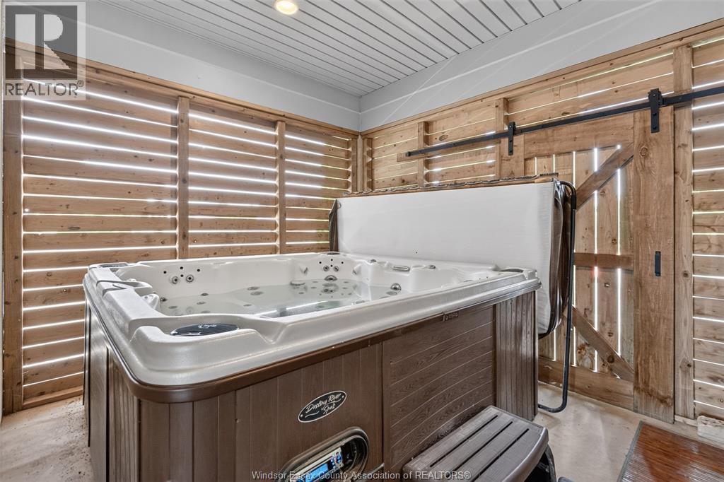 1092 REGENCY CRESCENT - 20
