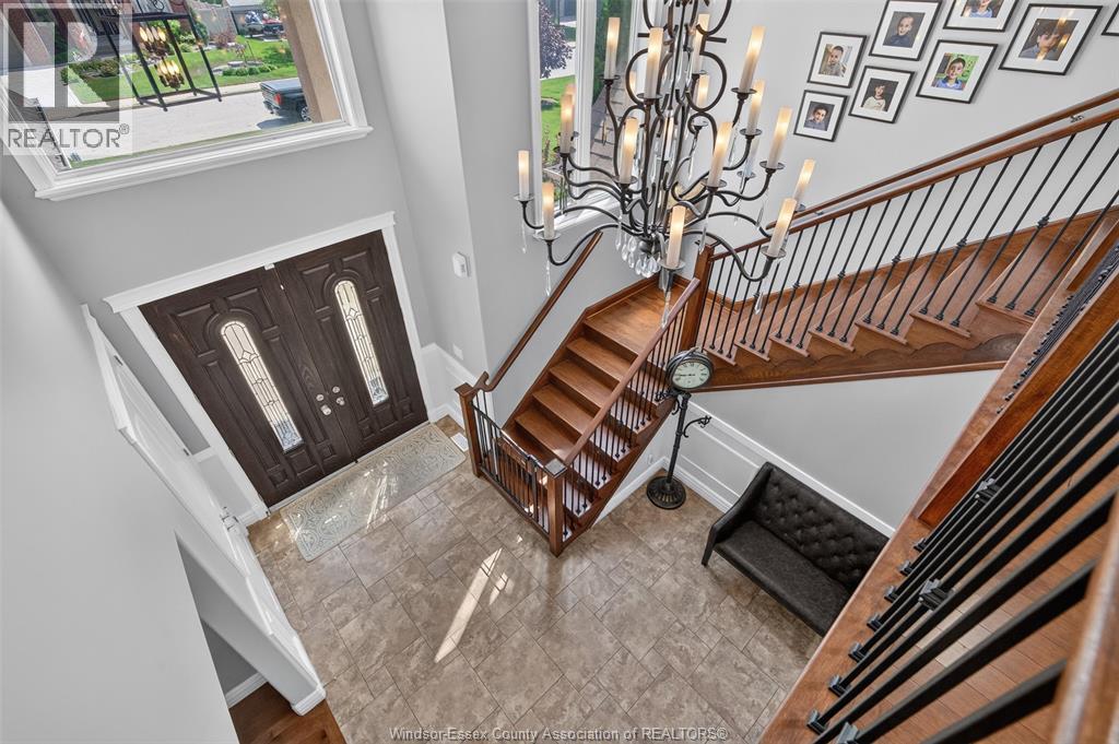 1092 REGENCY CRESCENT - 21