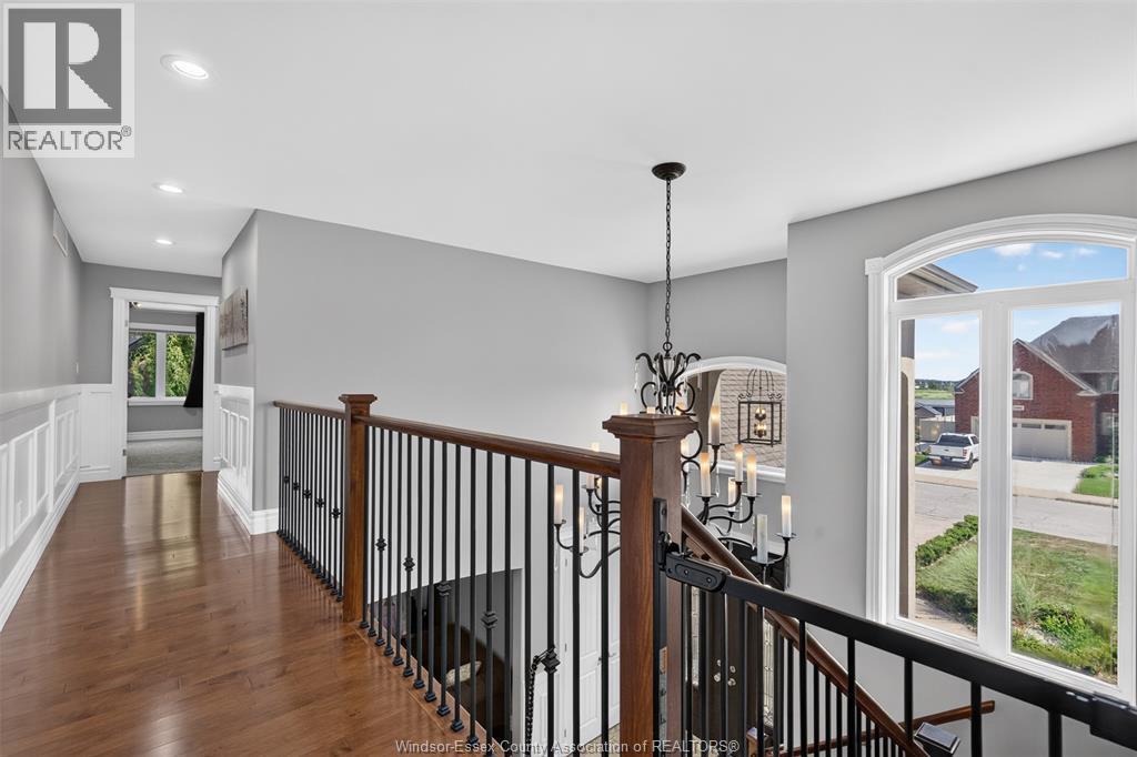 1092 REGENCY CRESCENT - 22