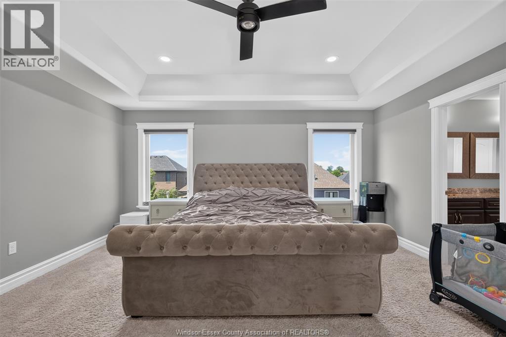 1092 REGENCY CRESCENT - 23