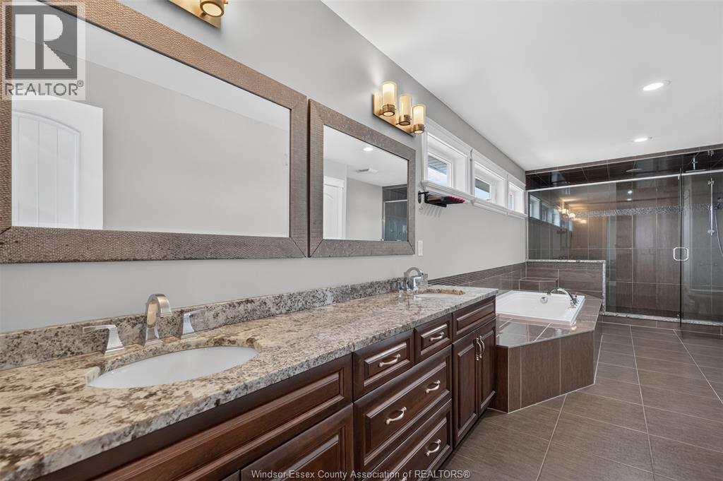 1092 REGENCY CRESCENT - 25