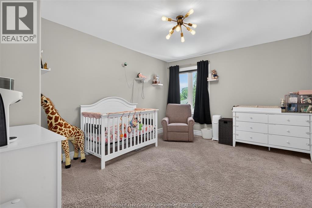 1092 REGENCY CRESCENT - 29