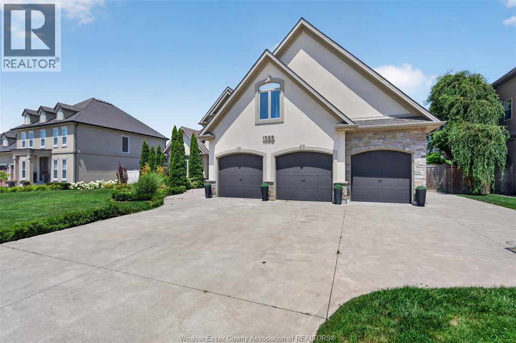 1092 REGENCY CRESCENT - 3
