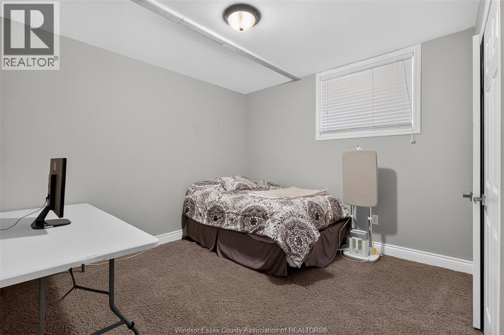 1092 REGENCY CRESCENT - 36