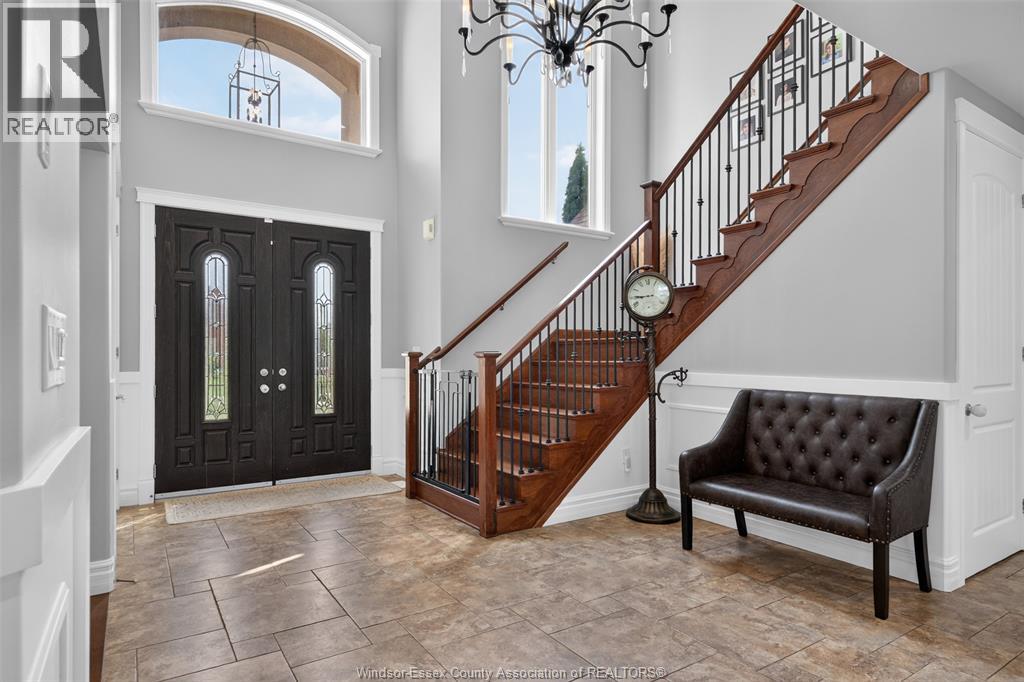 1092 REGENCY CRESCENT - 4