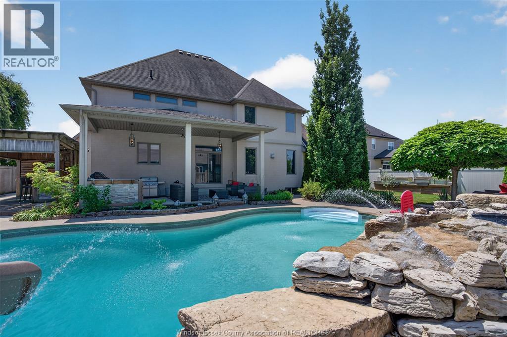 1092 REGENCY CRESCENT - 41