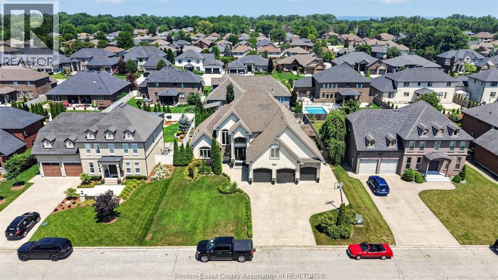 1092 REGENCY CRESCENT - 46