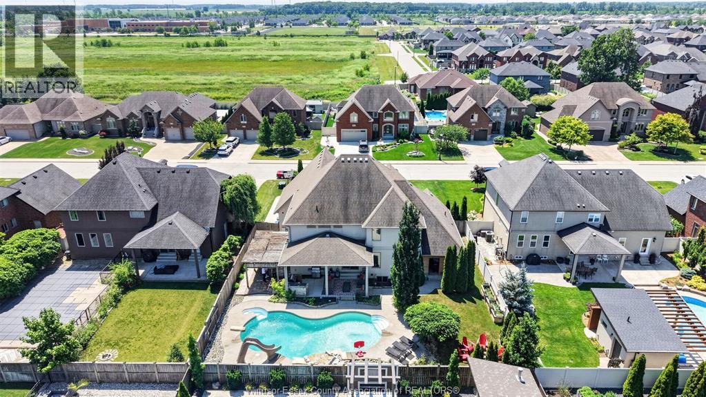 1092 REGENCY CRESCENT - 49