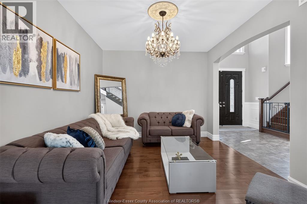 1092 REGENCY CRESCENT - Image 7
