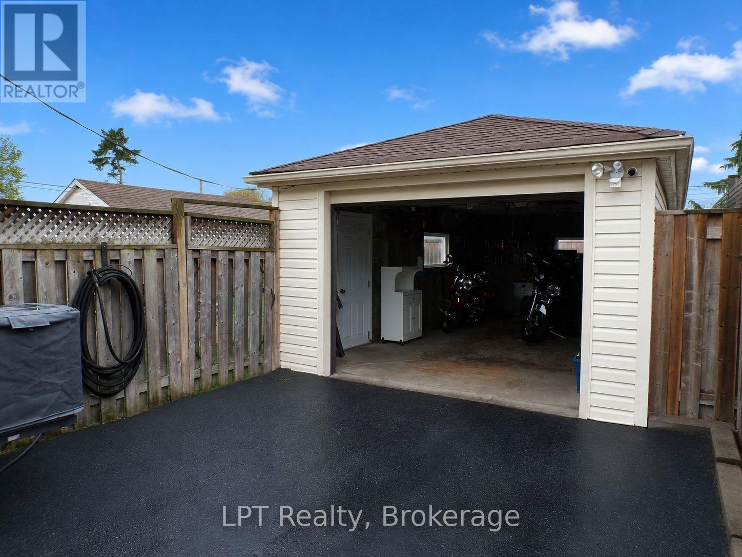 256 FAREWELL STREET - 15