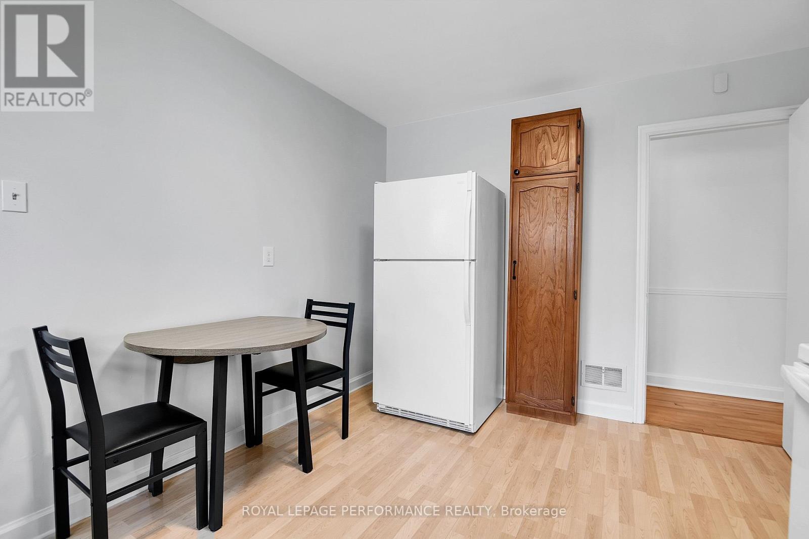 3 Bed, 2 Bath House for Rent in Ottawa – 2243 HILLARY AVENUE, Ottawa – MLS# X13530104 - Image 12